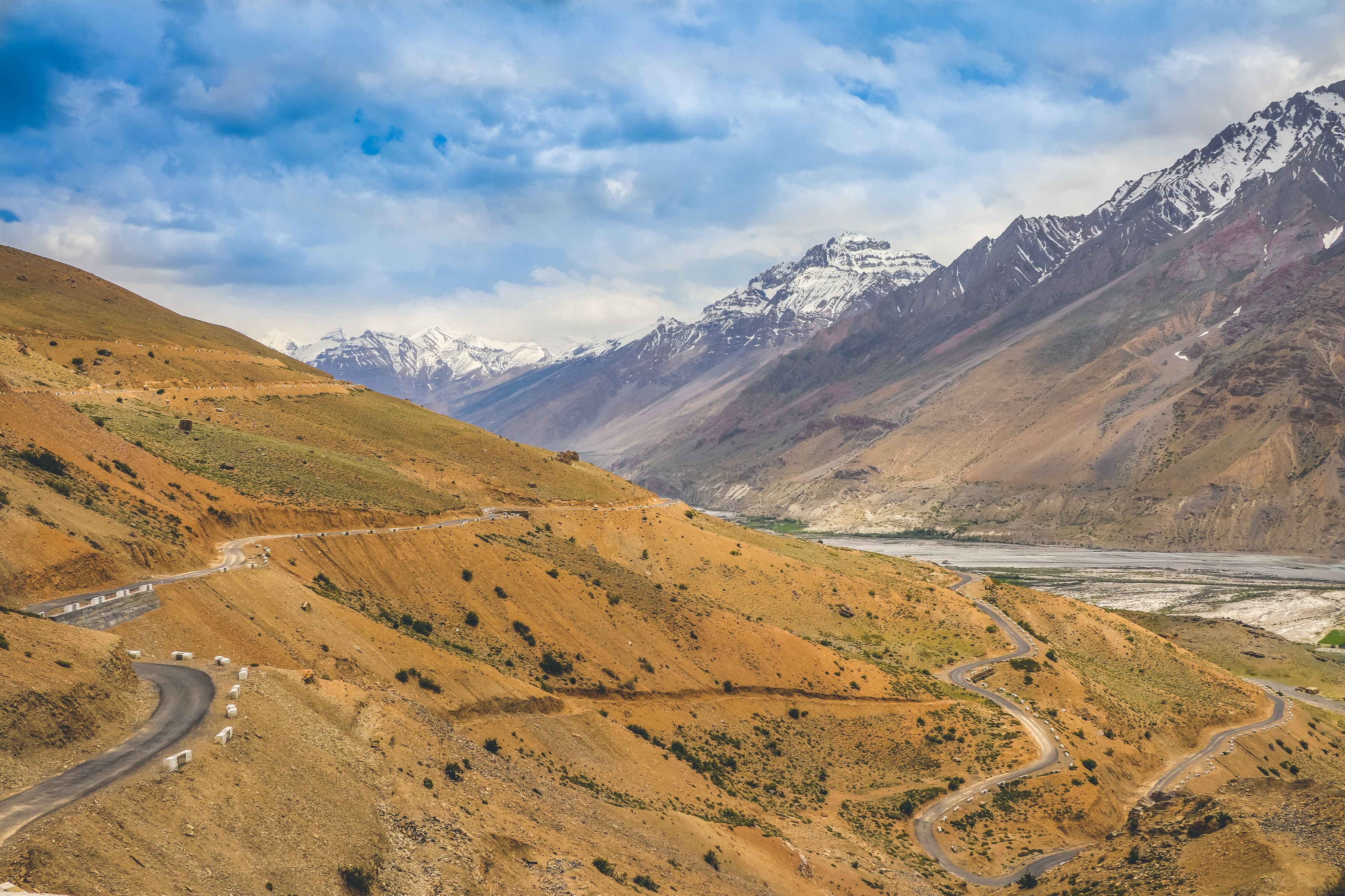 10 Incredible Road Trips Across India