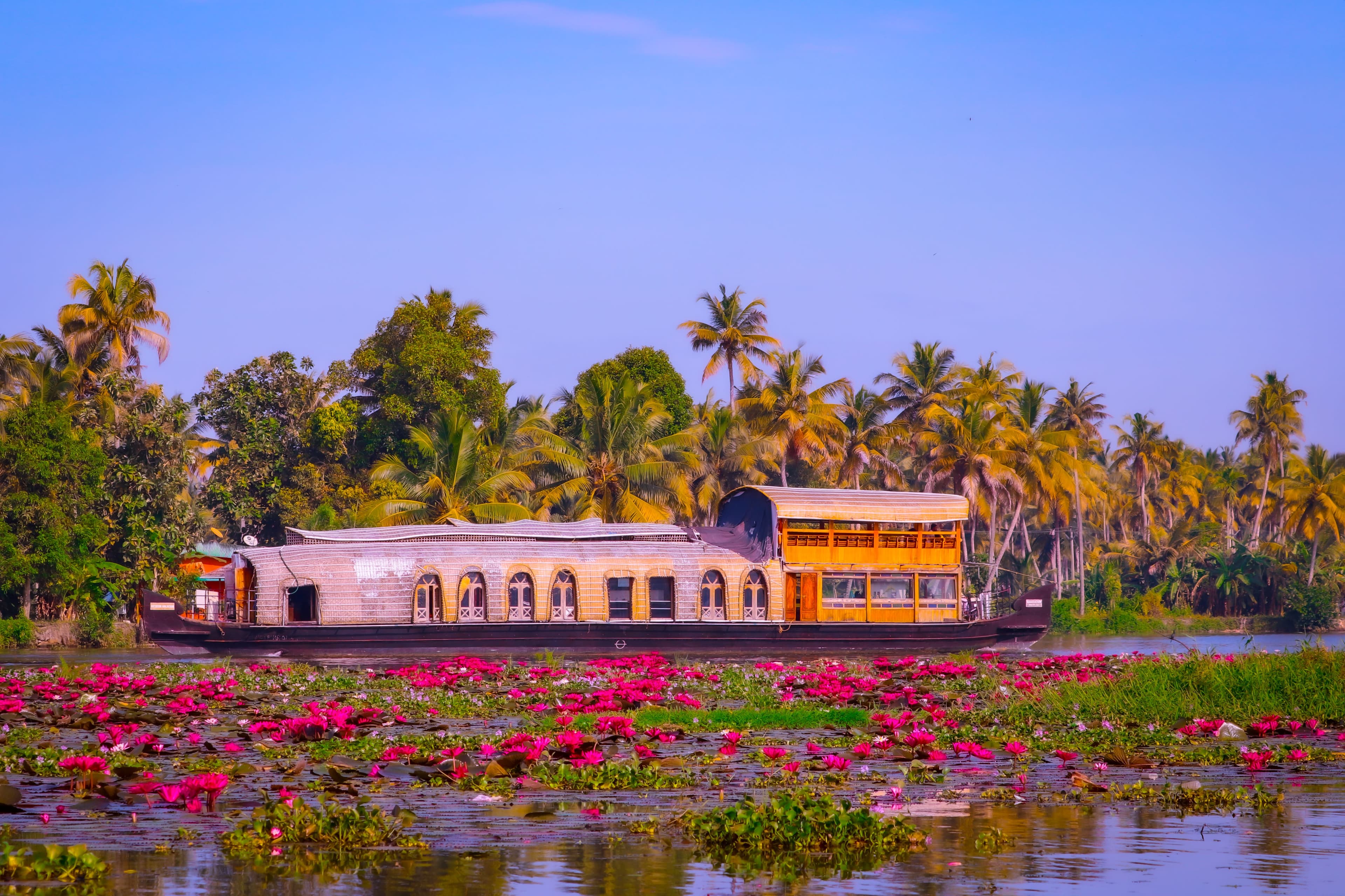 Luxury Houseboat Cruise